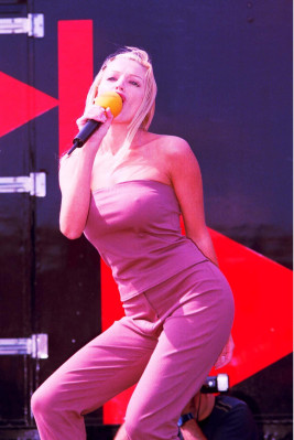 Dannii Minogue pic #768437