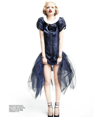 photo 10 in Daphne Groeneveld gallery [id535745] 2012-07-17 00:00:00