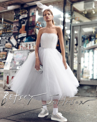 Daphne Groeneveld ~ Betsey Johnson summer 2023 by Tom Schirmacher