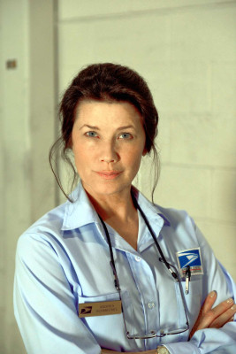 Daphne Zuniga pic #676737