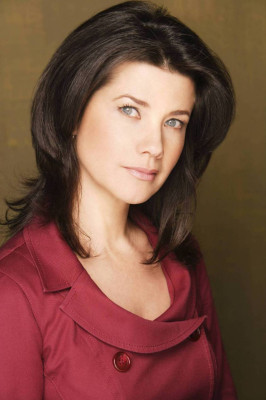 Daphne Zuniga pic #381783