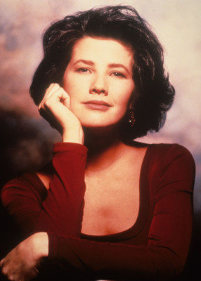 Daphne Zuniga pic #380856