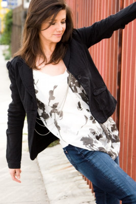 Daphne Zuniga pic #676736