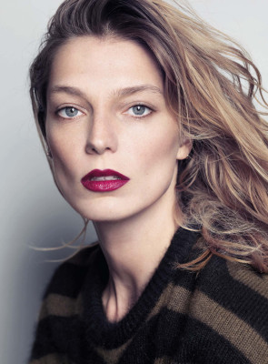 Daria Werbowy - photoshoot in Air France for Madame Figaro