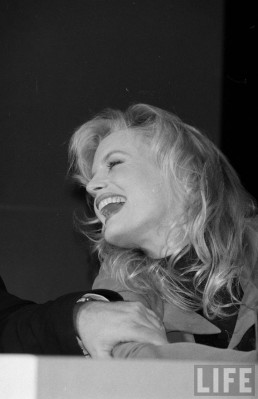 Daryl Hannah pic #193032
