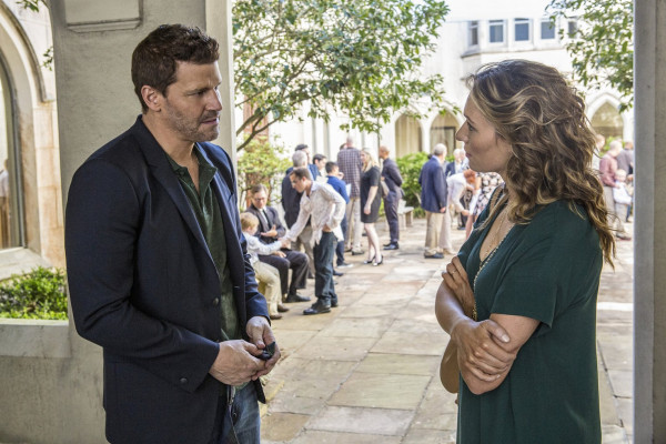 David Boreanaz - Seal Team (2017) 1x01 &#039;Tip Of The Spear&#039;