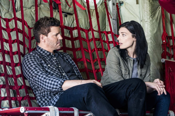 David Boreanaz - Seal Team (2017) 1x01 &#039;Tip Of The Spear&#039;
