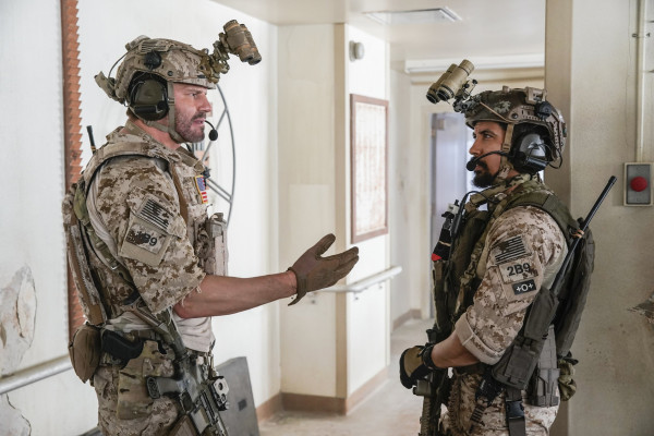 David Boreanaz - Seal Team (2017) 1x02 &#039;Other Lives&#039;
