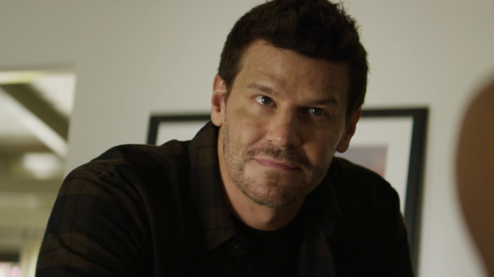 David Boreanaz - Seal Team (2017) 1x03 &#039;Boarding Party&#039;