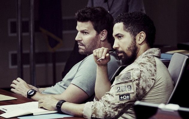 David Boreanaz - Seal Team (2017) 1x03 &#039;Boarding Party&#039;