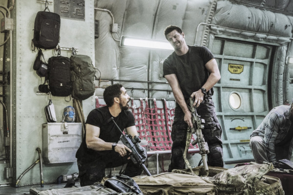 David Boreanaz - Seal Team (2017) 1x03 &#039;Boarding Party&#039;