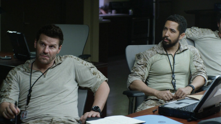 David Boreanaz - Seal Team (2017) 1x04 &#039;Ghosts Of Christmas Future&#039;