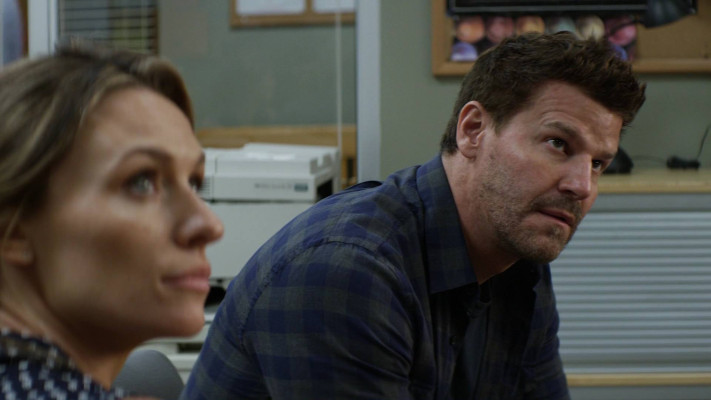 David Boreanaz - Seal Team (2017) 1x04 &#039;Ghosts Of Christmas Future&#039;