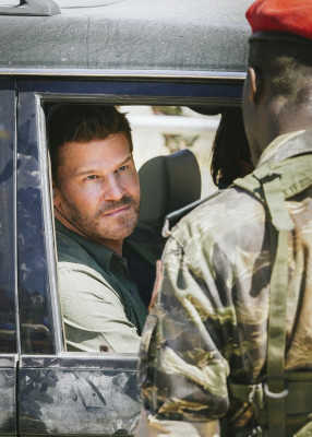 David Boreanaz - Seal Team (2017) 1x05 &#039;Collapse&#039;