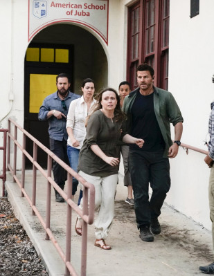 David Boreanaz - Seal Team (2017) 1x05 &#039;Collapse&#039;