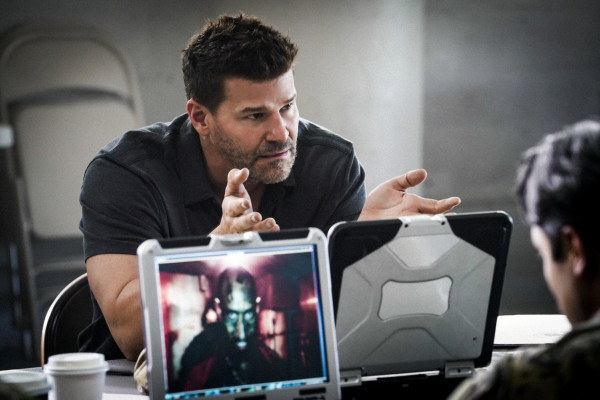 David Boreanaz - Seal Team (2018) 2x06 &#039;Hold What You Got&#039;