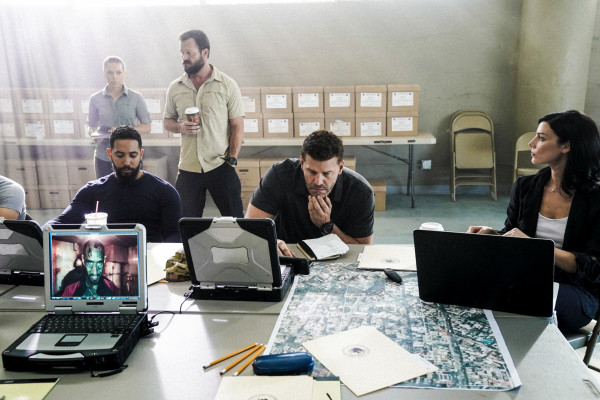 David Boreanaz - Seal Team (2018) 2x06 &#039;Hold What You Got&#039;