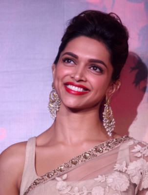 Deepika Padukone pic #730185