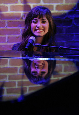 Demi Lovato pic #390801