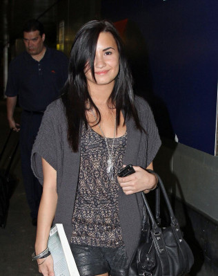 Demi Lovato pic #401438