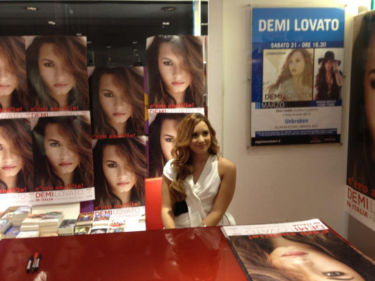 Demi Lovato pic #490539
