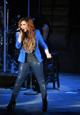 Demi Lovato pic #480786