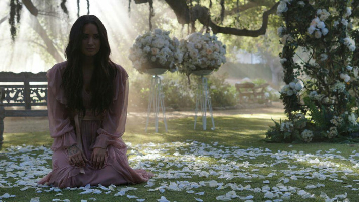 Demi Lovato - Music Video Tell Me You Love Me (2017)