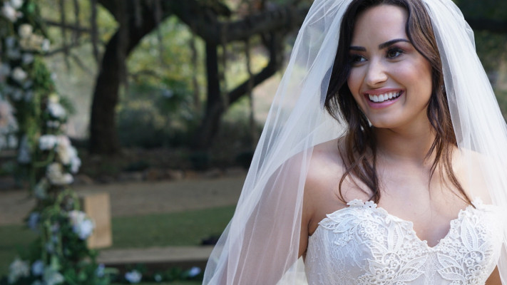 Demi Lovato - Music Video Tell Me You Love Me (2017)
