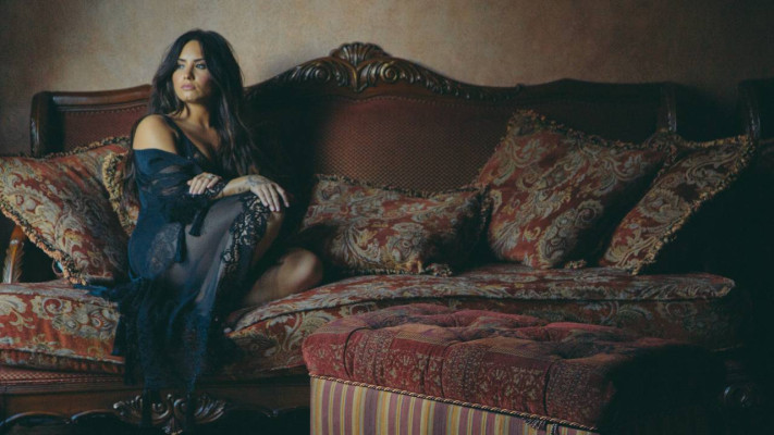 Demi Lovato - Music Video Tell Me You Love Me (2017)