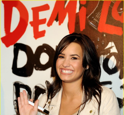 Demi Lovato pic #346101