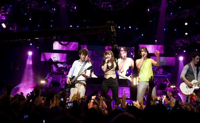 photo 18 in Demi Lovato gallery [id364633] 2011-02-28 00:00:00