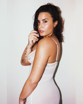 Demi Lovato – “Somebody New” Single Art