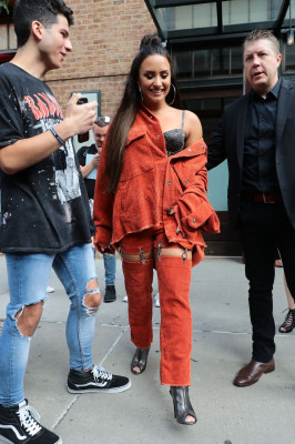 Demi Lovato – Leaving Her Hotel in New York City 
