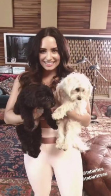 Demi Lovato – Social Media 01/04/2018
