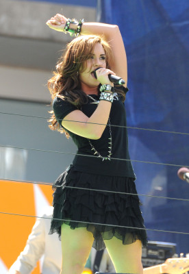 photo 14 in Demi Lovato gallery [id304784] 2010-10-18 00:00:00