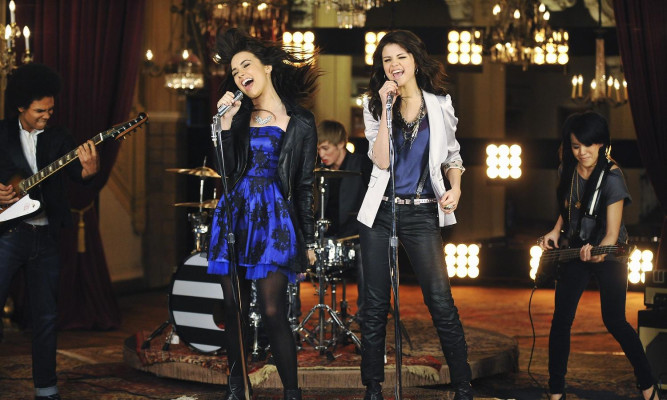 photo 17 in Demi Lovato gallery [id437893] 2011-11-21 00:00:00