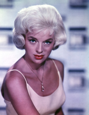 photo 5 in Diana Dors gallery [id395257] 2011-05-18 00:00:00