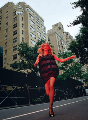Diane Kruger by Mattew Sprout for Elle Canada (Dec 2021/Jan 2022)