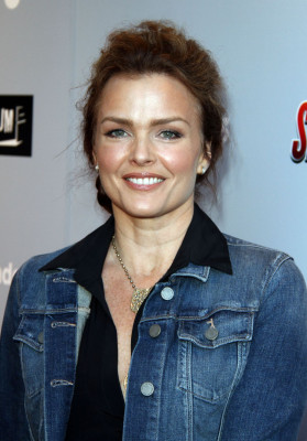 Dina Meyer