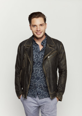 photo 9 in Dominic Sherwood gallery [id987203] 2017-08-09 00:00:00
