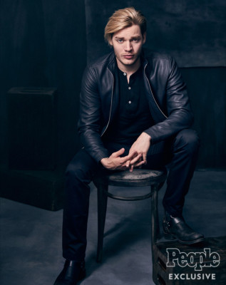 Dominic Sherwood pic #1014580