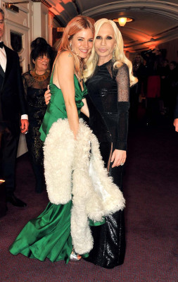 photo 19 in Donatella Versace gallery [id683681] 2013-12-13 00:00:00