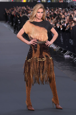Doutzen Kroes Walks L’Oreal Show, PFW in Paris 