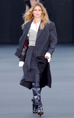 Doutzen Kroes Walks L’Oreal Show, PFW in Paris 