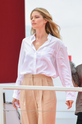 Doutzen Kroes - Out in Cannes