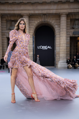 Doutzen Kroes - Le Defile L’Oreal Paris Show in Paris