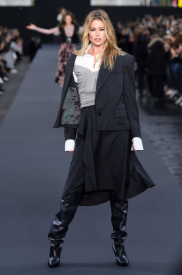 Doutzen Kroes Walks L’Oreal Show, PFW in Paris 