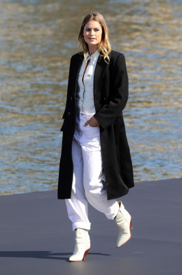 Doutzen Kroes Walks L’Oreal Fashion Show in Paris