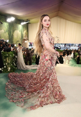 Dove Cameron – Met Gala 2024
