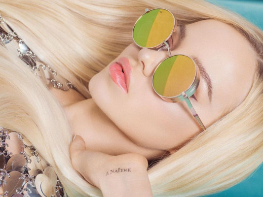 DOVE CAMERON for Prive Revaux x Dove Cameron 2019 Collection